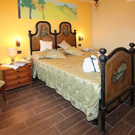 Tre colline in langa Villa Bubbio Bagian luar foto