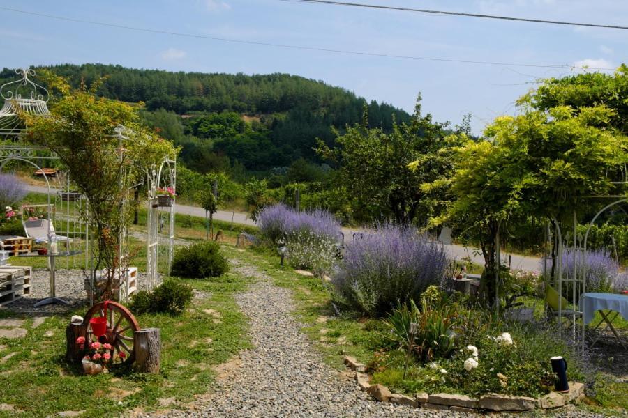 Tre colline in langa Villa Bubbio Bagian luar foto